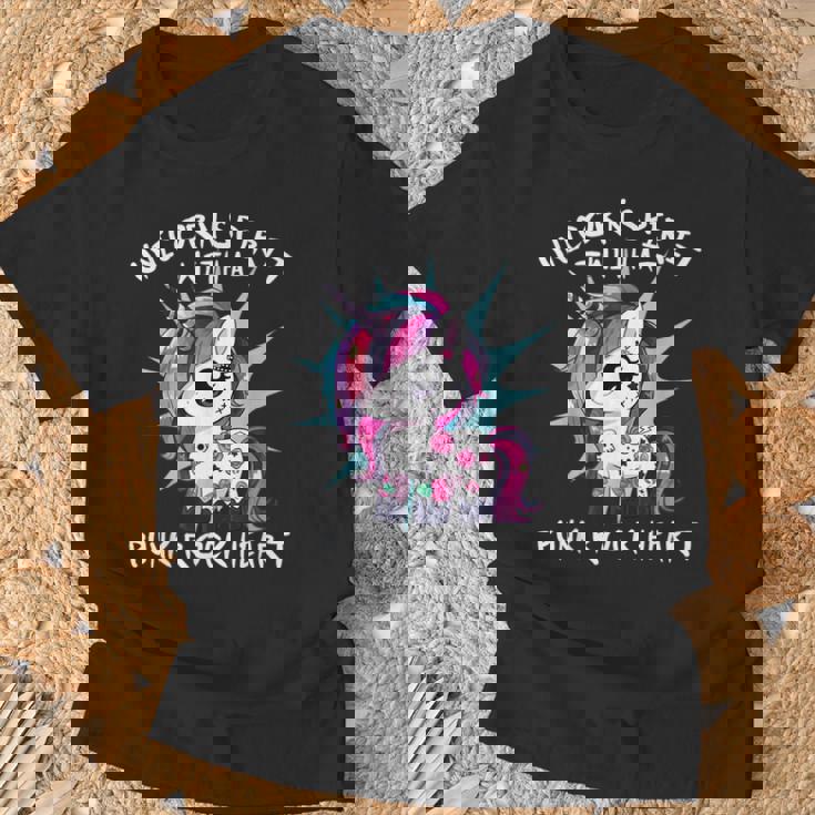 Espíritu De Unicornio Con Un Corazón Punk Rock Unicornio Punk Mágico Camiseta unisex Regalos para ancianos