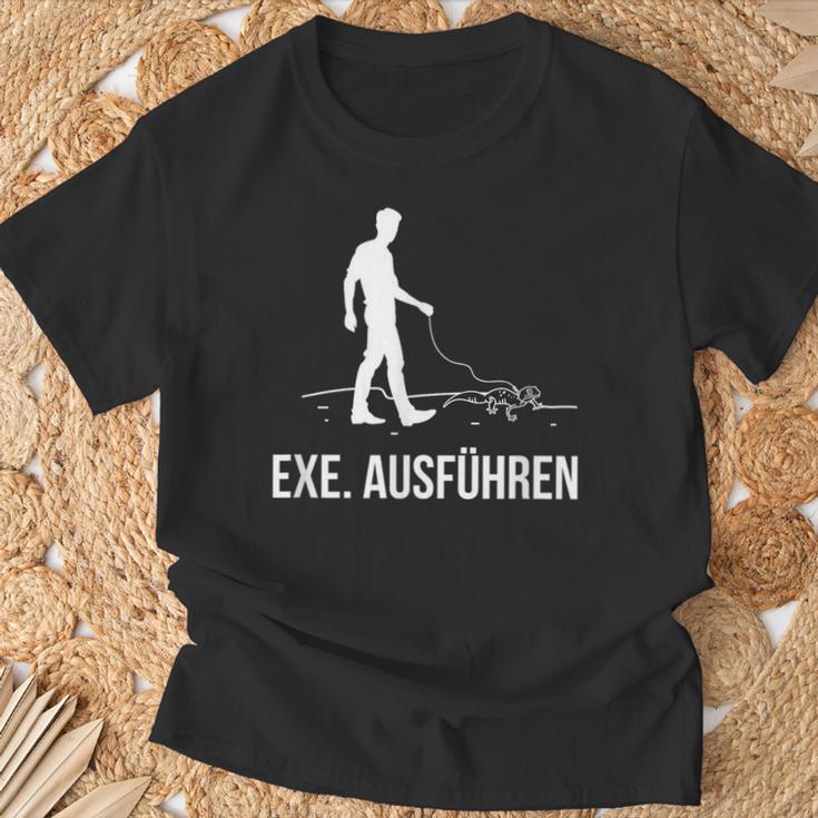 Exe Run Programmer Programming Computer Nerd T-Shirt Geschenke für alte Männer