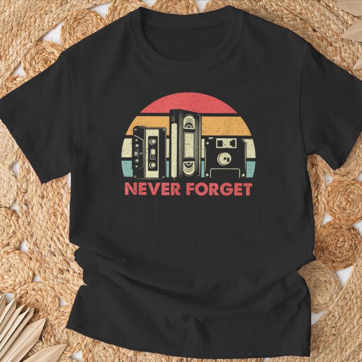 Never Forget Cool Retro Floppy Diskhs And Cassette Tapes T-Shirt Geschenke für alte Männer