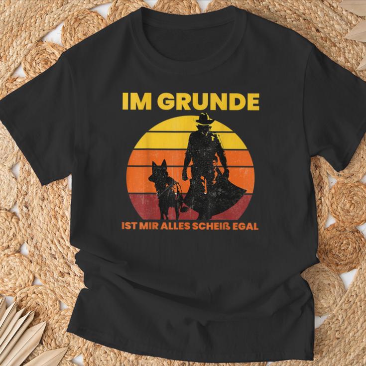 Im Grunde Ist Mir Alles Scheiß Egal T-Shirt Geschenke für alte Männer