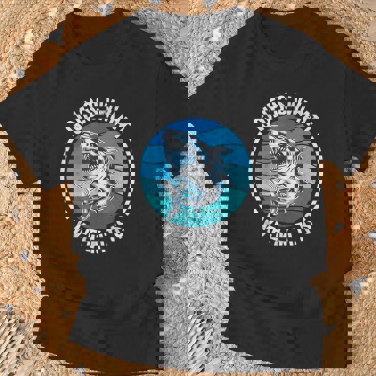 Guess What Week It Is Shark Joke Retro Vintage Ocean T-Shirt Gifts for Old Men