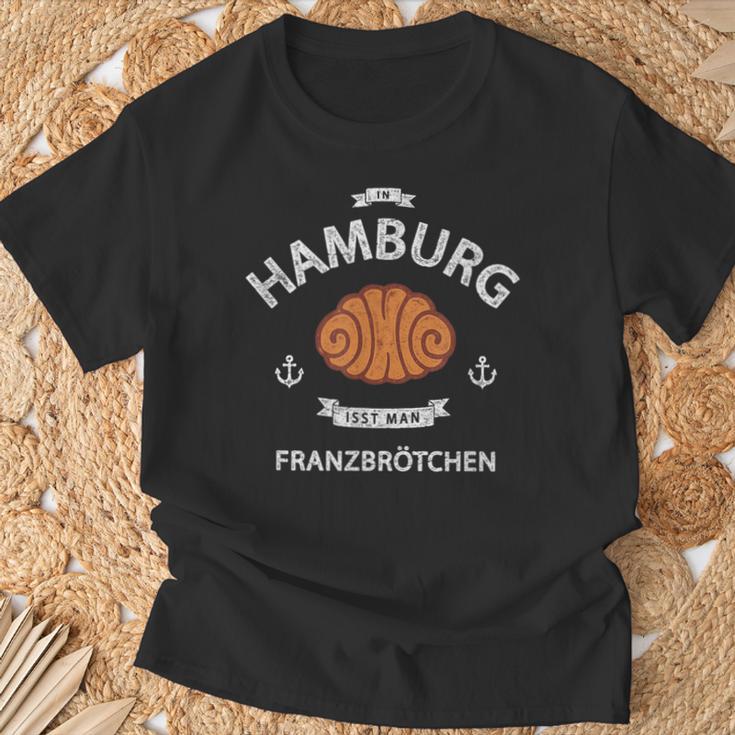 In Hamburg Isst Man Franzbrötchen Nordlicht Idea T-Shirt Geschenke für alte Männer