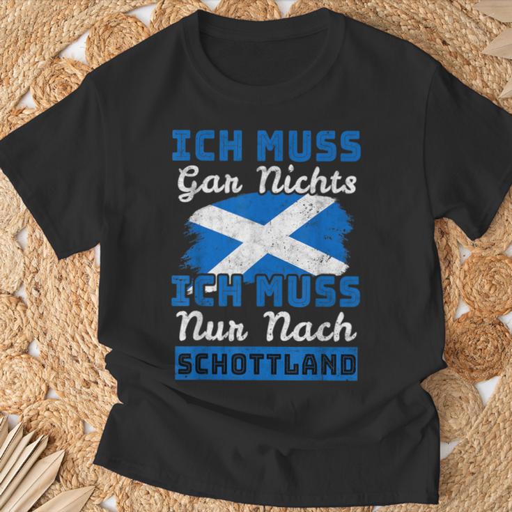 Ich Muss Nur Nach Scotland I Must Not Be In English T-Shirt Geschenke für alte Männer