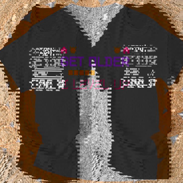 Io Non Invecchio Salgo Di Livello Ideogiochi Gaming Gamer Maglietta Regalos para ancianos