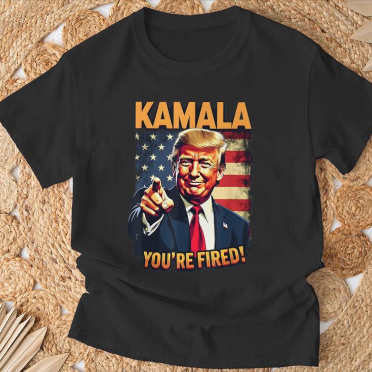 Kamala Du Bist Gefeuert Lustiger Präsident Trump Lacht Über Kamala T-Shirt Geschenke für alte Männer