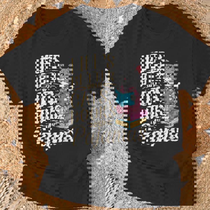 Laida Es Mejor Con Gatos Libros Y Pijamas Divertido Amante De Los Gatos Camiseta unisex Regalos para ancianos