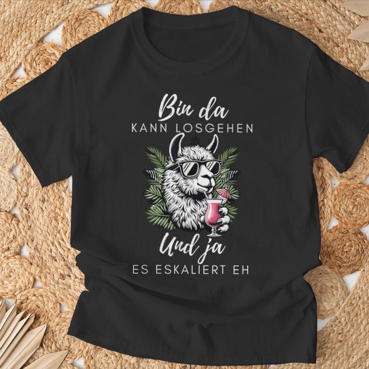 With Lama Bin Da Kann Losgehen Und Ja Es Escaliert Eh T-Shirt Geschenke für alte Männer