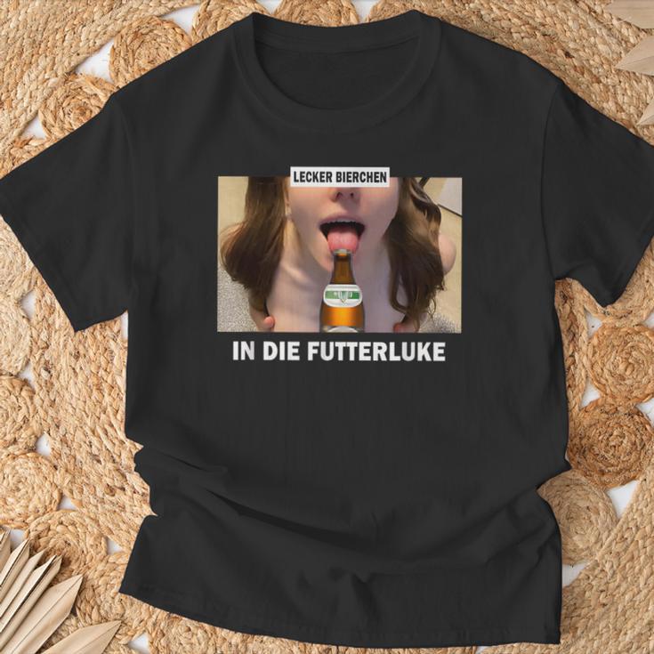 Lecker Bierchen In Die Futterluke T-Shirt Geschenke für alte Männer