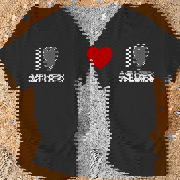 I Love Castelldefels Ciudad En España Con Red Love Heart Camiseta unisex Regalos para ancianos