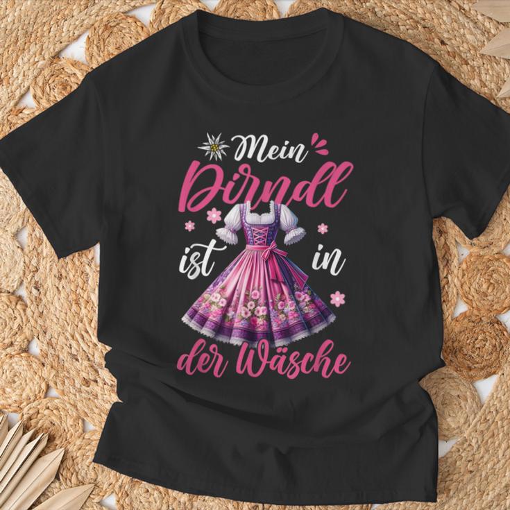 Mein Dirndl Ist In Der Waschen T-Shirt Geschenke für alte Männer