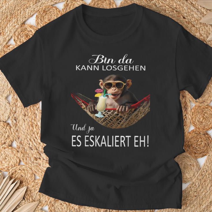 Monkey Bin Da Kann Losgehen Und Ja Es Escaliert Eh Costume T-Shirt Geschenke für alte Männer