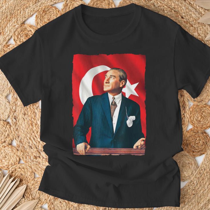 Mustafa Kemal Atatürk And Flag T-Shirt Geschenke für alte Männer