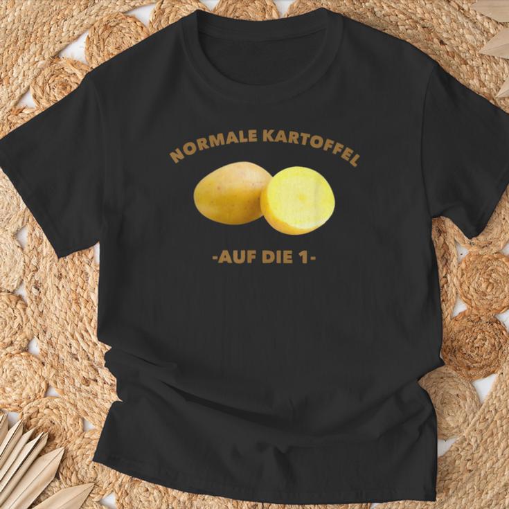 Normal Potatoes On Die 1 Meme T-Shirt Geschenke für alte Männer