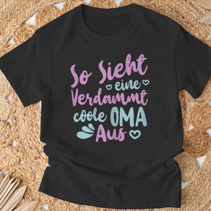 Oma Sprüche So Sieht Eineerdammt Coole Oma Aus T-Shirt Geschenke für alte Männer