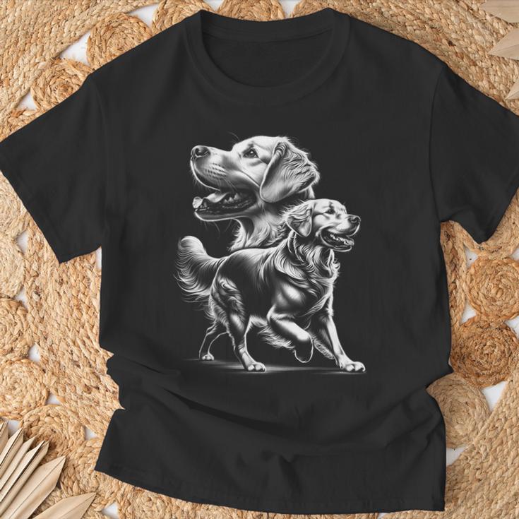 Playful Golden Retriever Dog In Photorealistic Style T-Shirt Geschenke für alte Männer