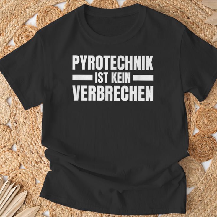 Pyrotechnik Ist Keinerbrechen For Football Fans T-Shirt Geschenke für alte Männer