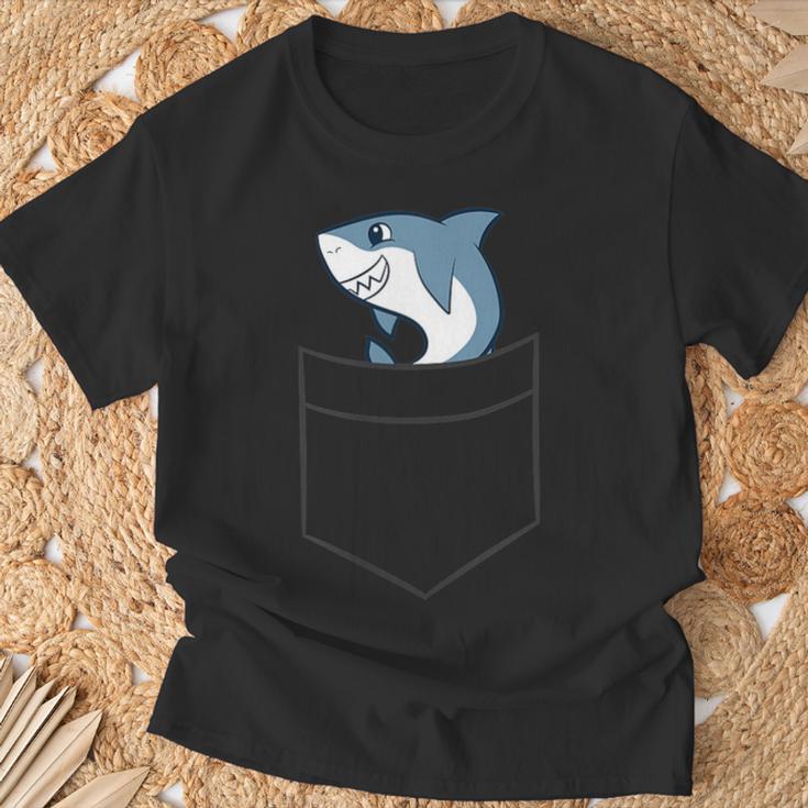 Shark In A Pocket Cute Pocket Shar T-Shirt Geschenke für alte Männer