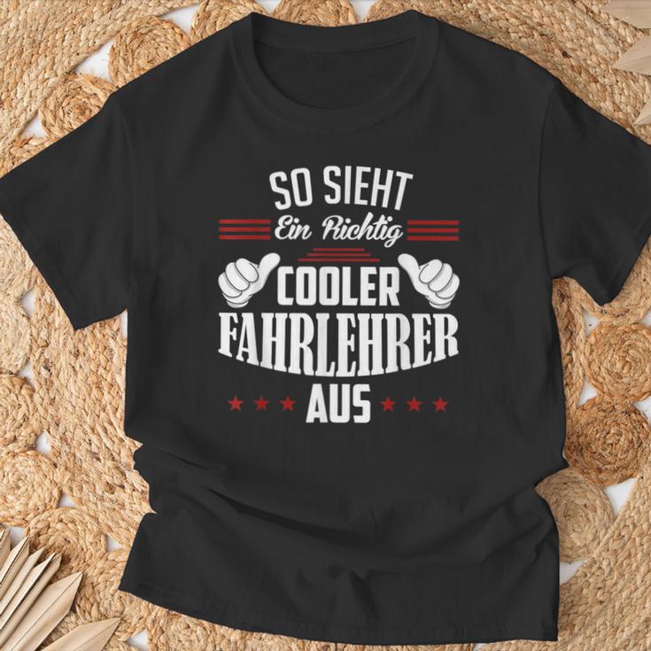 So Sieht Ein Richtig Coole Dahrehrer So Sieht Ein Richtig S T-Shirt Geschenke für alte Männer