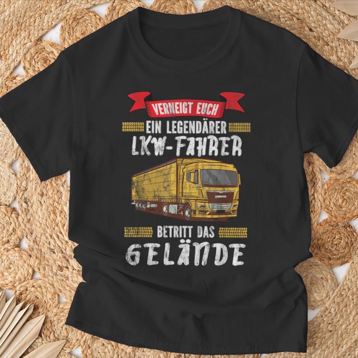 Trucker A Legendary Truck Driver Betritt Das Gelände Truck T-Shirt Geschenke für alte Männer