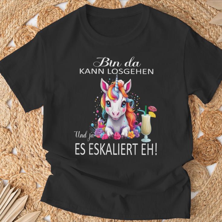 With Unicorn Bin Da Kann Losgehen Und Ja Es Escaliert Eh T-Shirt Geschenke für alte Männer