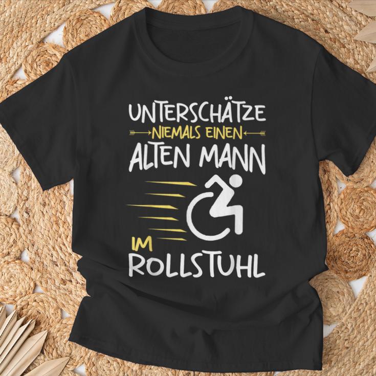 Unterschätze Niemals Alten Mann Im Wheelchair User S T-Shirt Geschenke für alte Männer