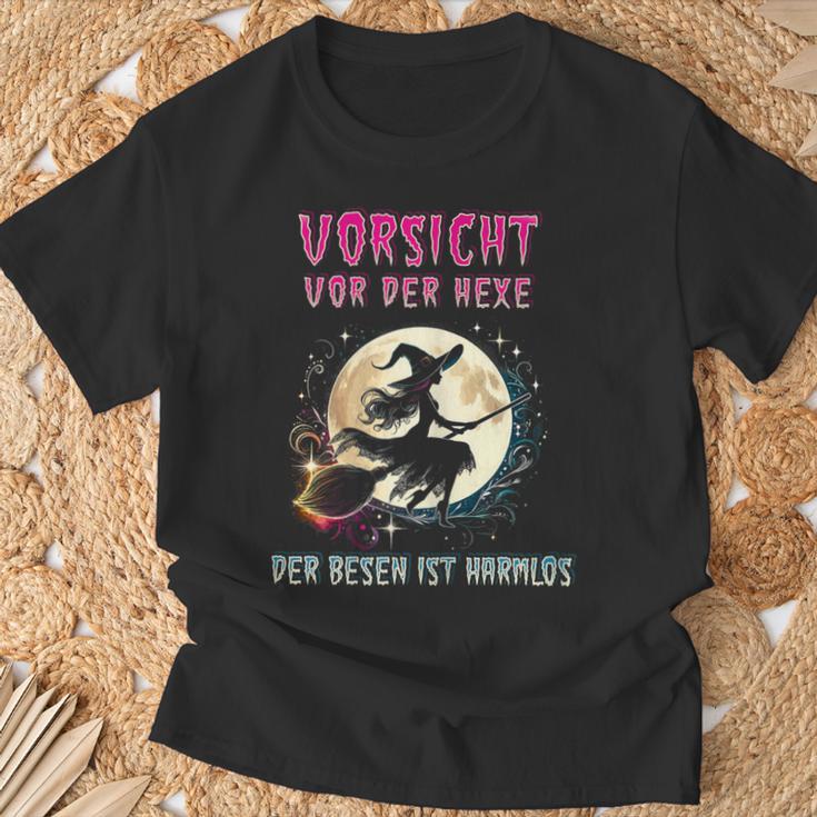 Vorsichtor Der Hexe Der Besen Ist Harmlos Hexen T-Shirt Geschenke für alte Männer