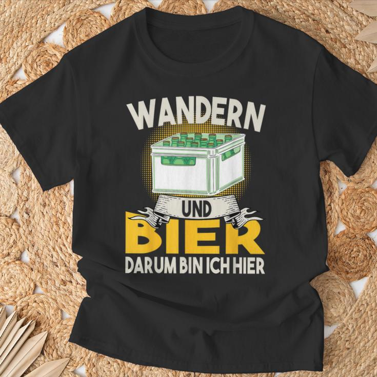 Wandern Und Bier Darum Bin Ich Hier Bierkasten T-Shirt Geschenke für alte Männer