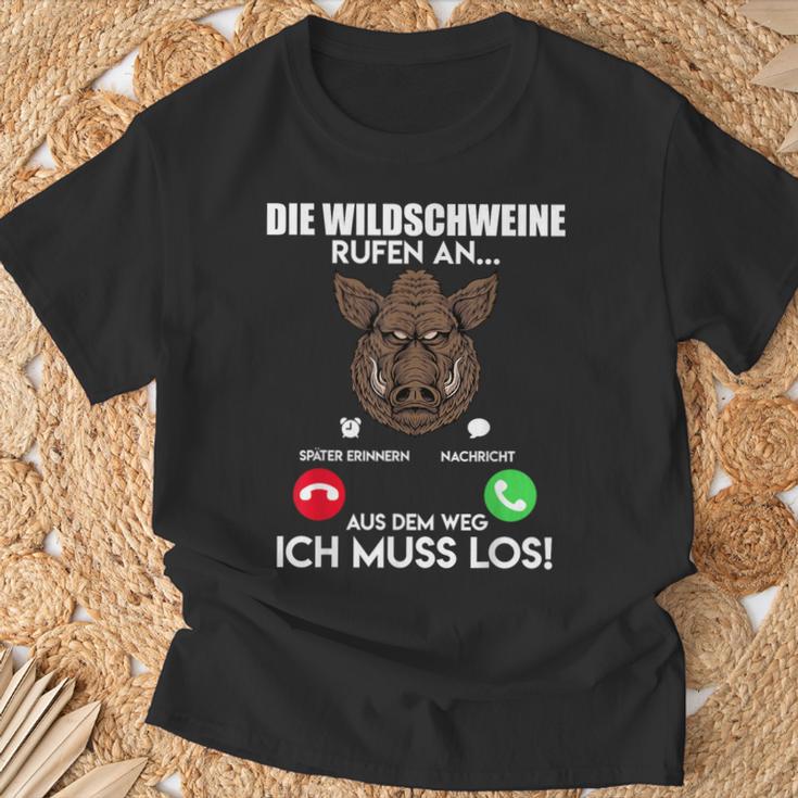 Wildschweinjagd Die Wildschweine Rufen An Muss Los Jäger T-Shirt Geschenke für alte Männer