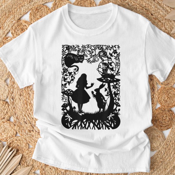 Alice In Wonderland With Cat And Rabbit S T-Shirt Geschenke für alte Männer