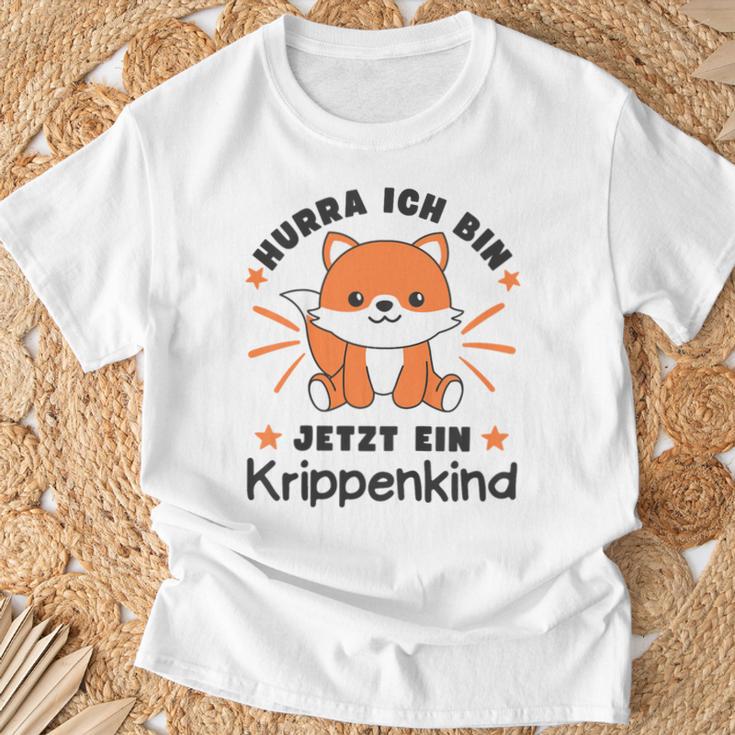 Children's With Hurra Ich Bin Jetzt Ein Krippenkind Fox T-Shirt Geschenke für alte Männer