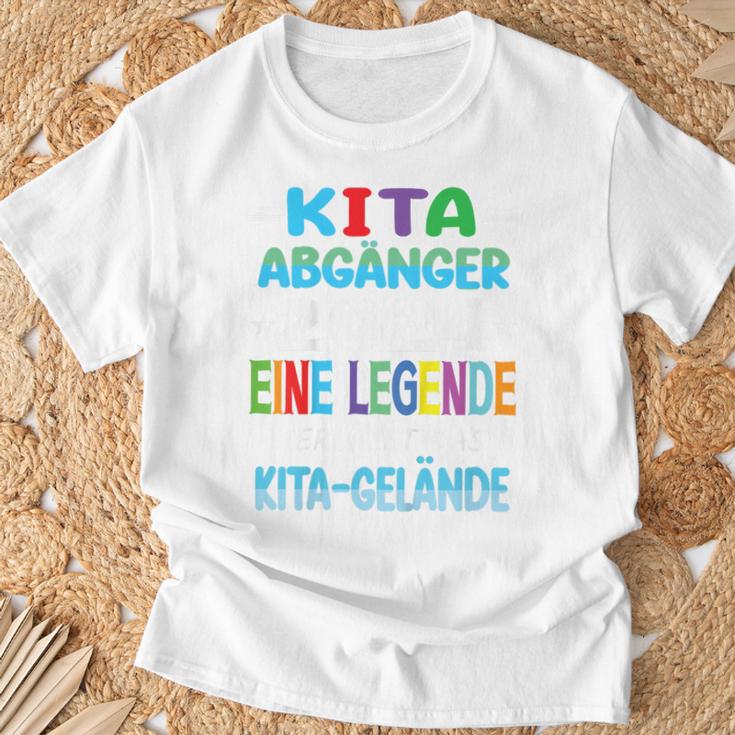 Children's Kita Abgänger 2024 Eine Legendeerlässt Das Kita Gelände T-Shirt Geschenke für alte Männer