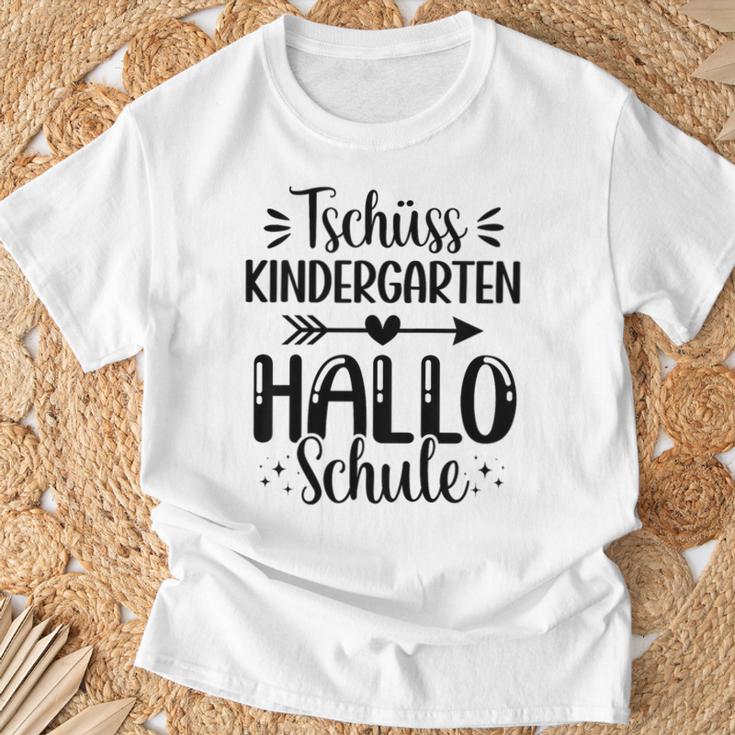 Children's School Child 2024 Tschüss Kindergarten Hello School First Day At School T-Shirt Geschenke für alte Männer