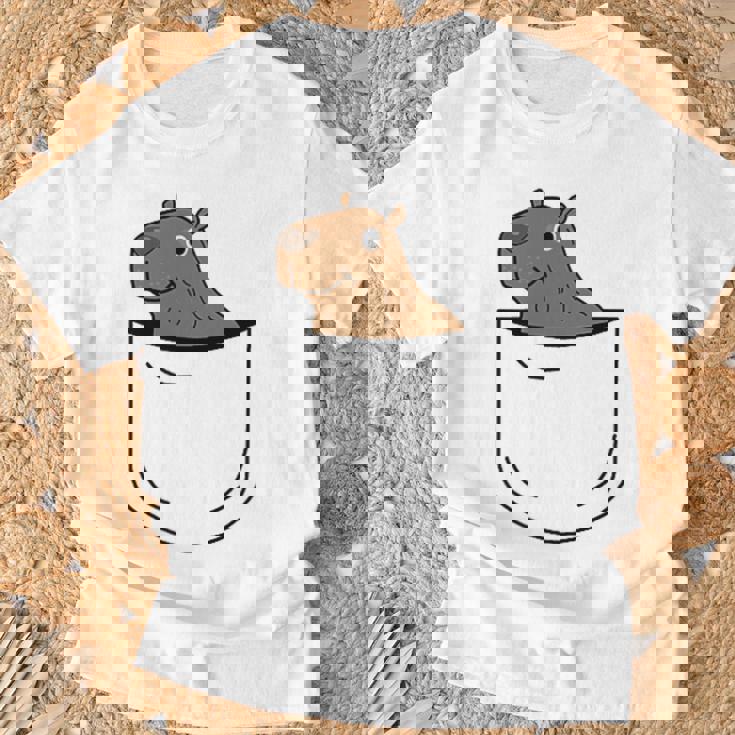 Pocket Capybara Capybara En Bolsillo Regalo Camiseta unisex Regalos para ancianos