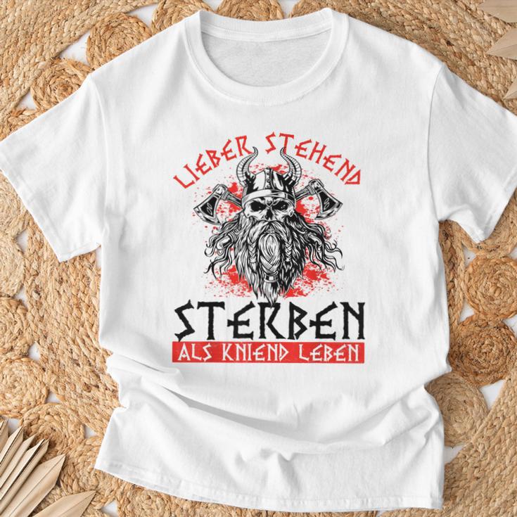 German Lieber Stehend Sterben Als Kneend Leben Love Standing Sterben T-Shirt Geschenke für alte Männer