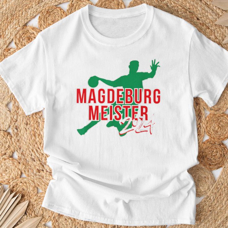 With Handball Team Magdeburg Fan Saxony-Anhalt Green Red T-Shirt Geschenke für alte Männer