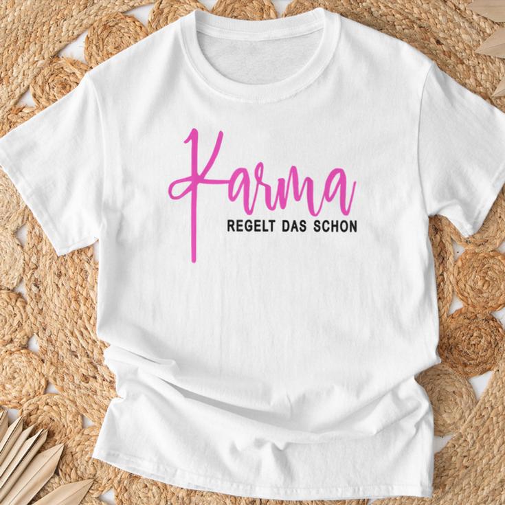 Karma Regelt Das Schon Schicksal Karma T-Shirt Geschenke für alte Männer