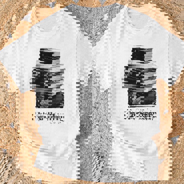I Love History Pila De Libros Y Letras Negras Camiseta unisex Regalos para ancianos