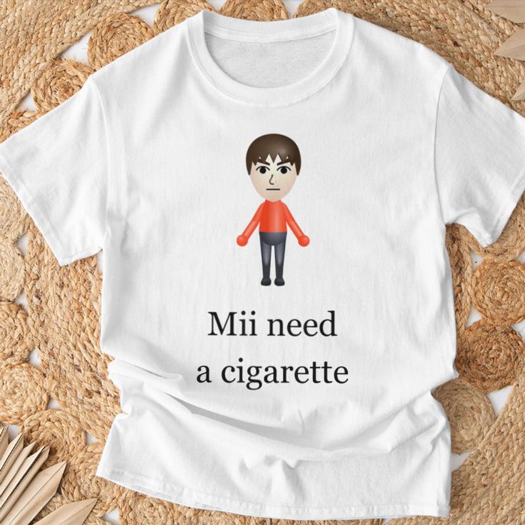 Mii Brauche Eine Zigarette T-Shirt Geschenke für alte Männer