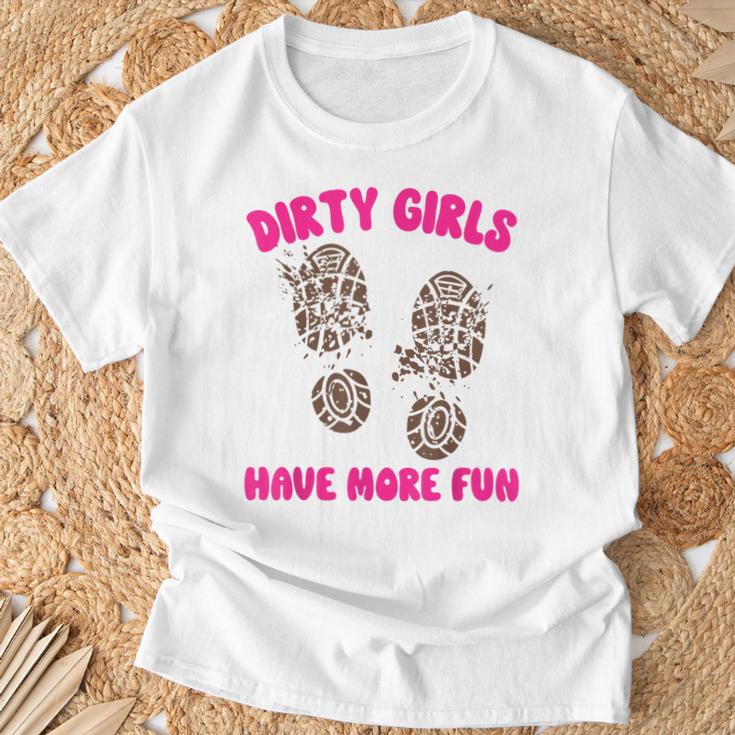 Mud Run Women's Muddy Shoe Print Dirty Girls Have Fun T-Shirt Geschenke für alte Männer