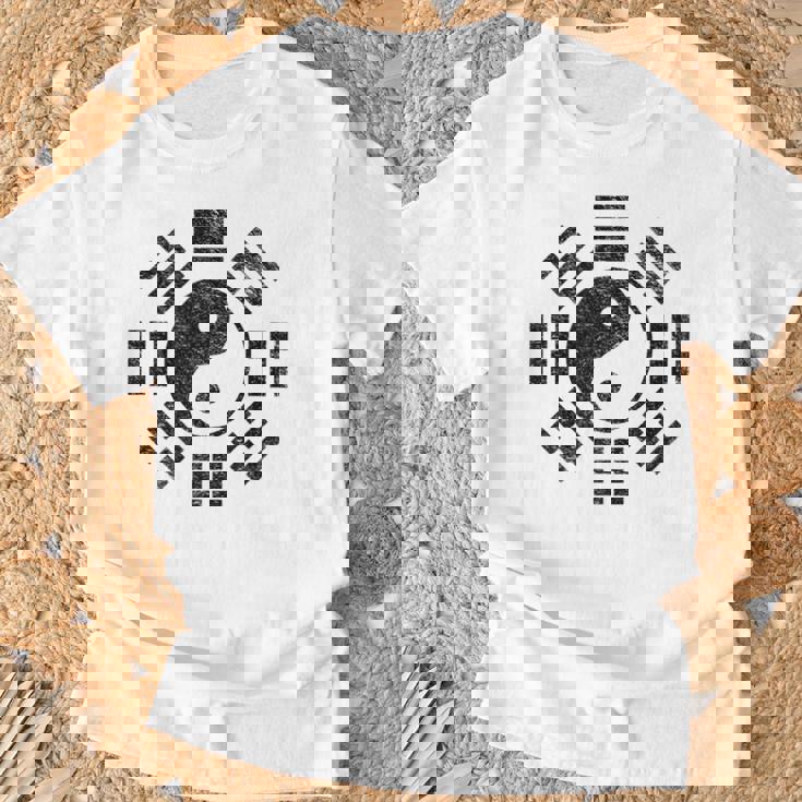 Simbolo Di Bagua Yin Yang I Ching Taoism Tai Chi Feng Shui Pakua Maglietta Regalos para ancianos
