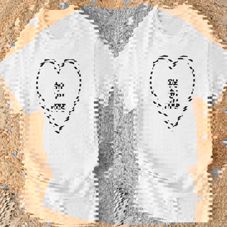 Slut For Milfs Divertente Sarcastico I Cuore Milfs Humor Slogan Maglietta Regalos para ancianos