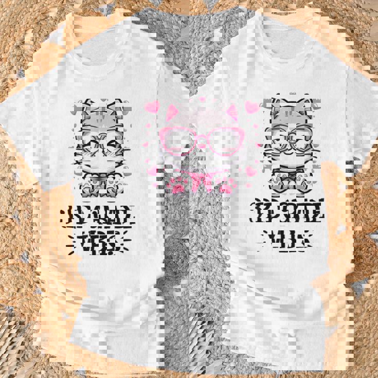 Third 3Rd Grade Vibes Back To School Cute Cat Cute For Girls T-Shirt Gifts for Old Men