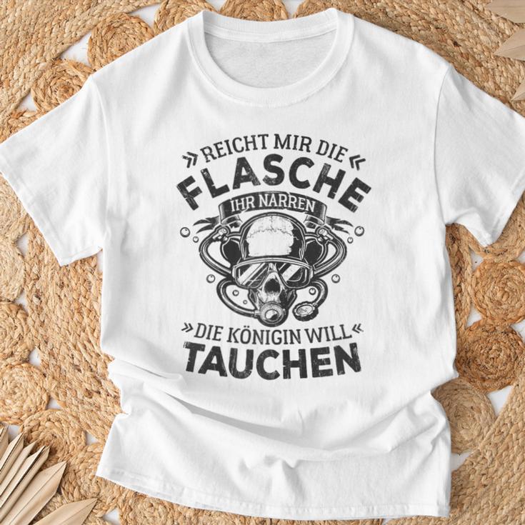 Women's Reich Mir Die Oxygen Bottle Diving Queen T-Shirt Geschenke für alte Männer