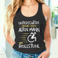 Unterschätze Niemals Alten Mann Im Wheelchair User S Tank Top