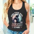 Verstecken Deine Frau Der Alpha Ist Da Alpha Wolf Meme Cringe Tank Top