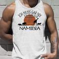 Ich Muss Gar Nix Ich Muss Nur Nach Namibia Gray Tank Top Geschenke für Ihn