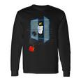 Linux Penguin Smashed Window With Bitten Apple Maglietta a maniche lunghe Ideas de regalos