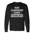 Non Guardarmi Sono Fidanzata Regalo Fidanzamento Per Lei Maglietta a maniche lunghe Ideas de regalos