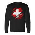 With Swiss Flag Of Switzerland Langarmshirts Geschenkideen