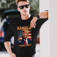 Kamala Du Bist Gefeuert Lustiger Präsident Trump Lacht Über Kamala Langarmshirts Geschenke für Ihn